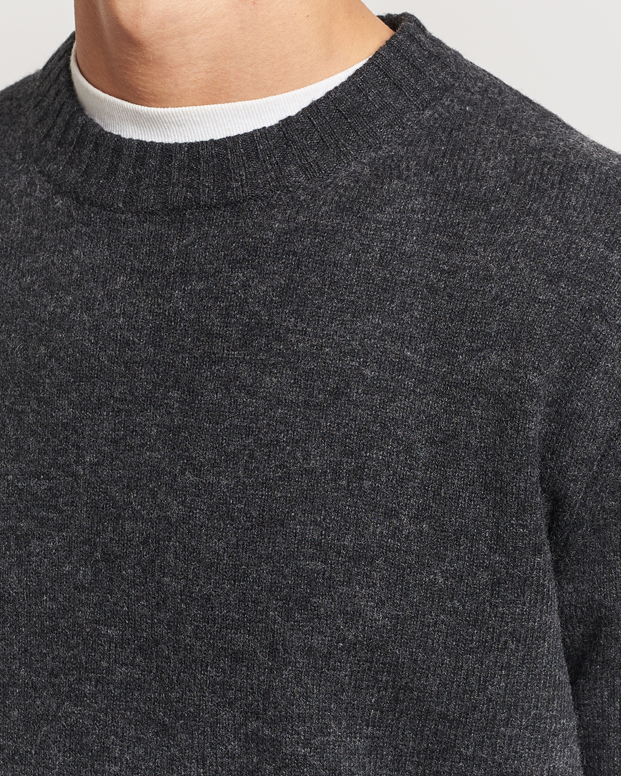 Heren | Truien | A Day's March | Marlow Lambswool Crew Black Melange