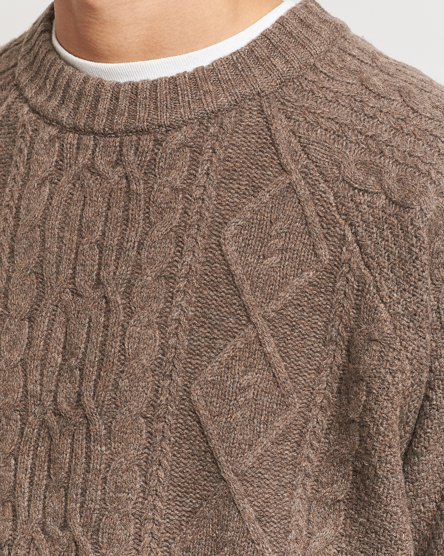 Heren | Truien | A Day's March | Atlas Aran Knit Lambswool Sweater Dark Taupe