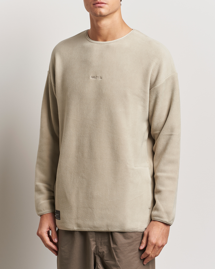 Heren | Truien | Oakley | FGL Micro Fleece Crew Desert Sand