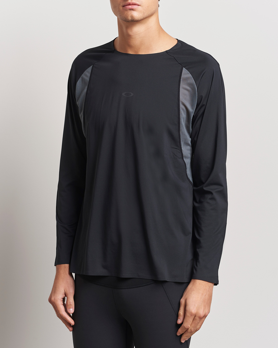 Heren | T-shirts | Oakley | Pursuit Pro Long Sleeve T-Shirt Blackout