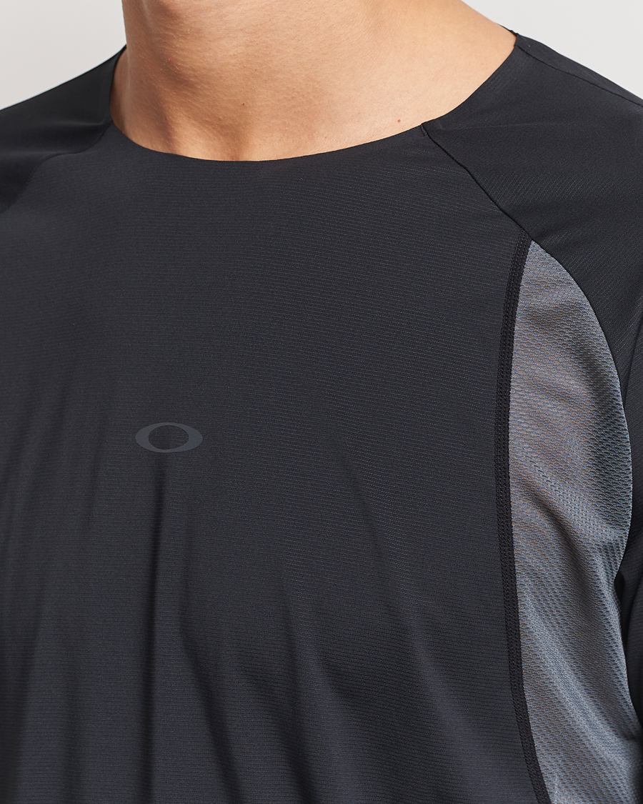 Heren | T-shirts | Oakley | Pursuit Pro Long Sleeve T-Shirt Blackout