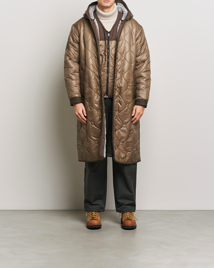 Heren | Jassen | Woolrich | Quilted Coat Sherpa Lining by Todd Snyder Taupe