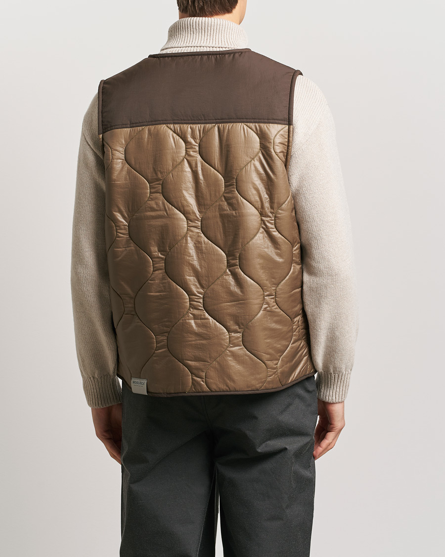 Heren | Jassen | Woolrich | Quilted Vest Sherpa Lining by Todd Snyder Taupe