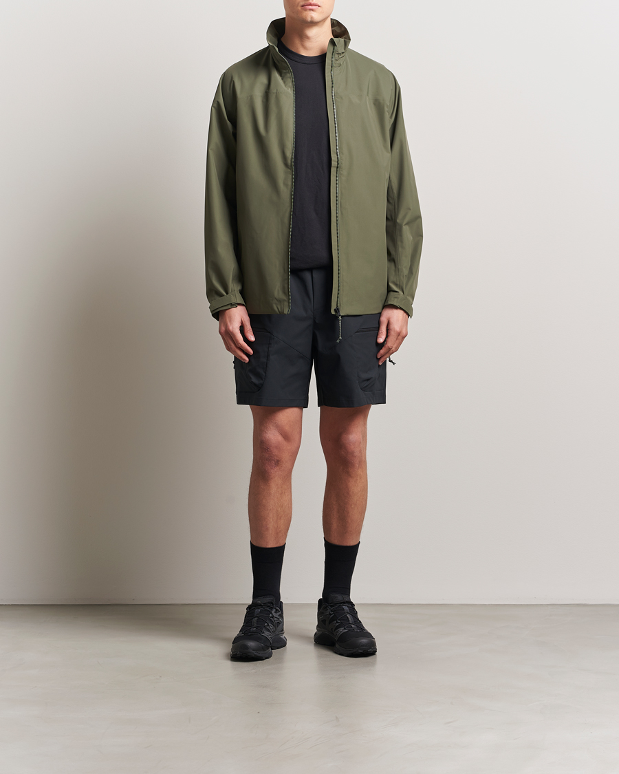 Heren | Korte broek | Peak Performance | Outdoor Cargo Shorts Black