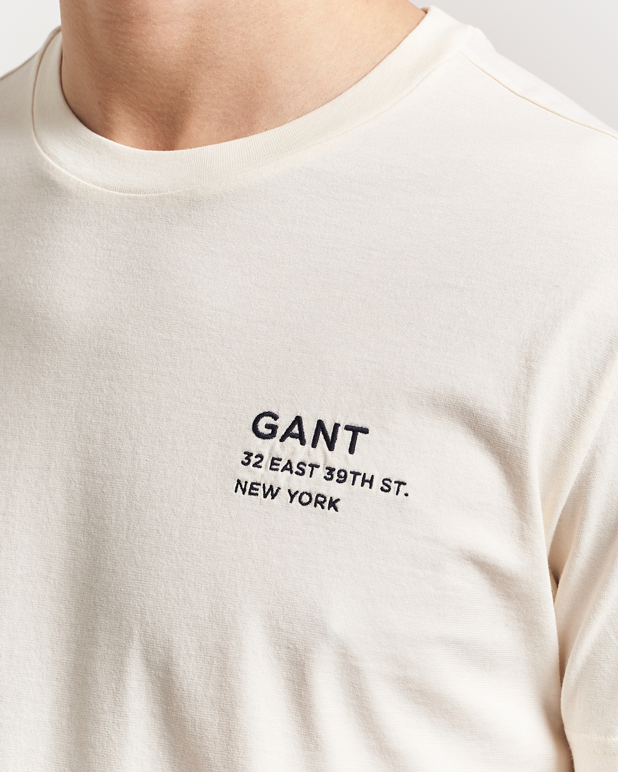 Heren | T-shirts | GANT | Small Graphic Crew Neck T-Shirt Cream