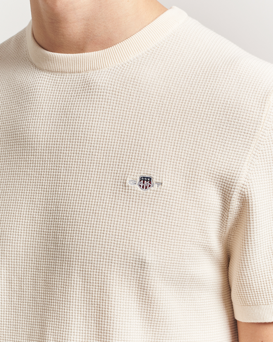 Heren | T-shirts | GANT | Micro Textured Crew Neck T-shirt Cream