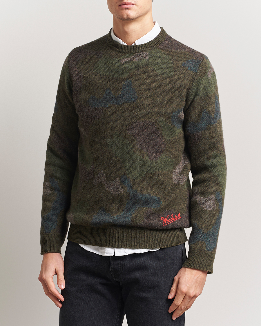 Heren | Truien | Woolrich | Lambswool Crewneck by Todd Snyder Green Camo