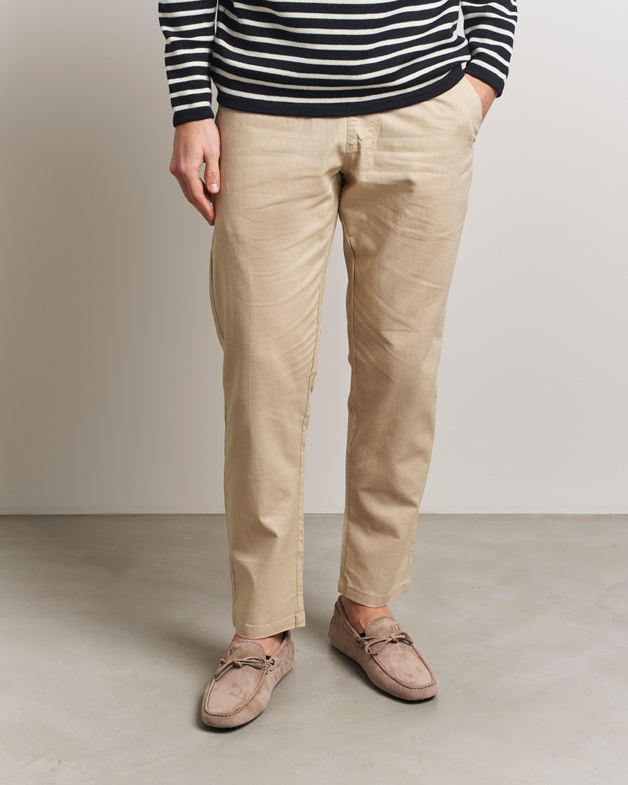 Heren | Tod's Lacetto Gommino Carshoe Taupe Nubuck | Tod's | Lacetto Gommino Carshoe Taupe Nubuck