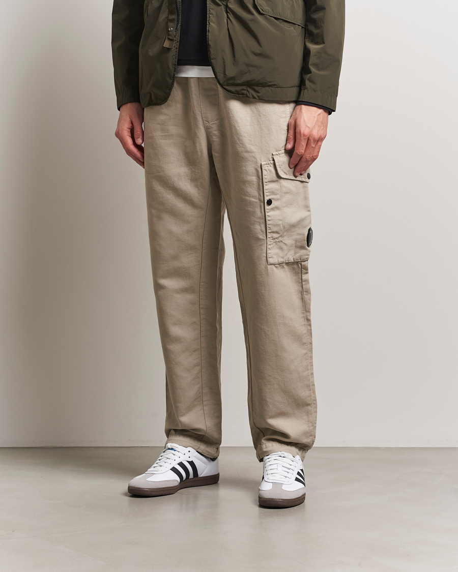 Heren | Broeken | C.P. Company | Cotton/Linen Cargo Pants Taupe