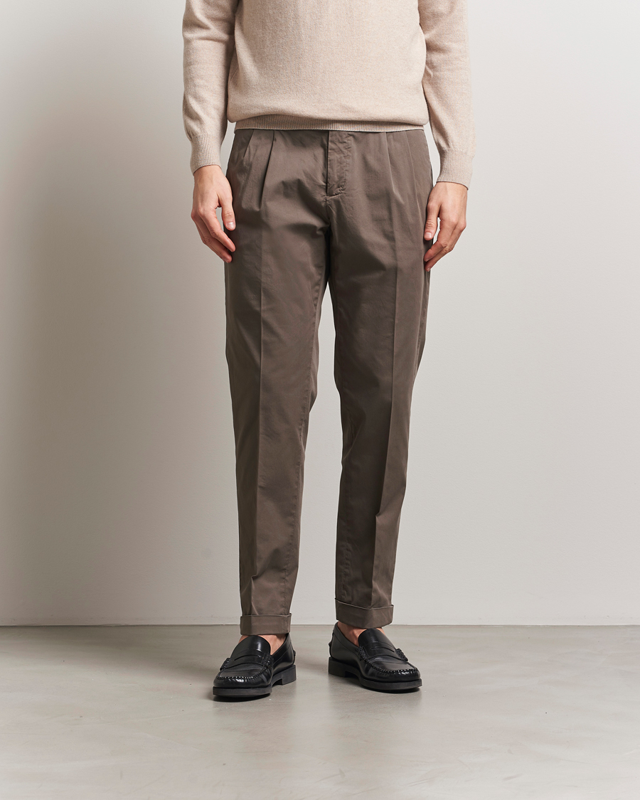 Heren | Broeken | Briglia 1949 | Easy Fit Pleated Cotton Stretch Chino Brown