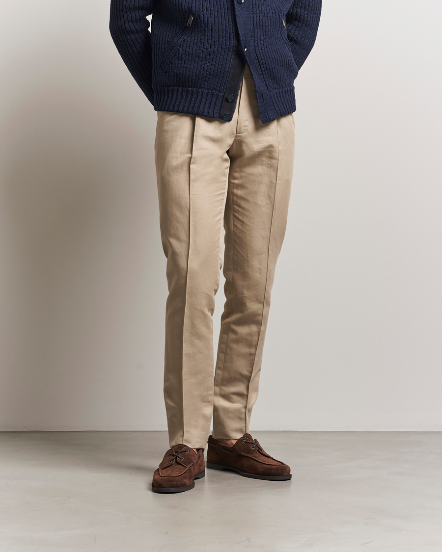 Heren | Broeken | Brioni | Cotton/Linen Pleated Trousers Beige