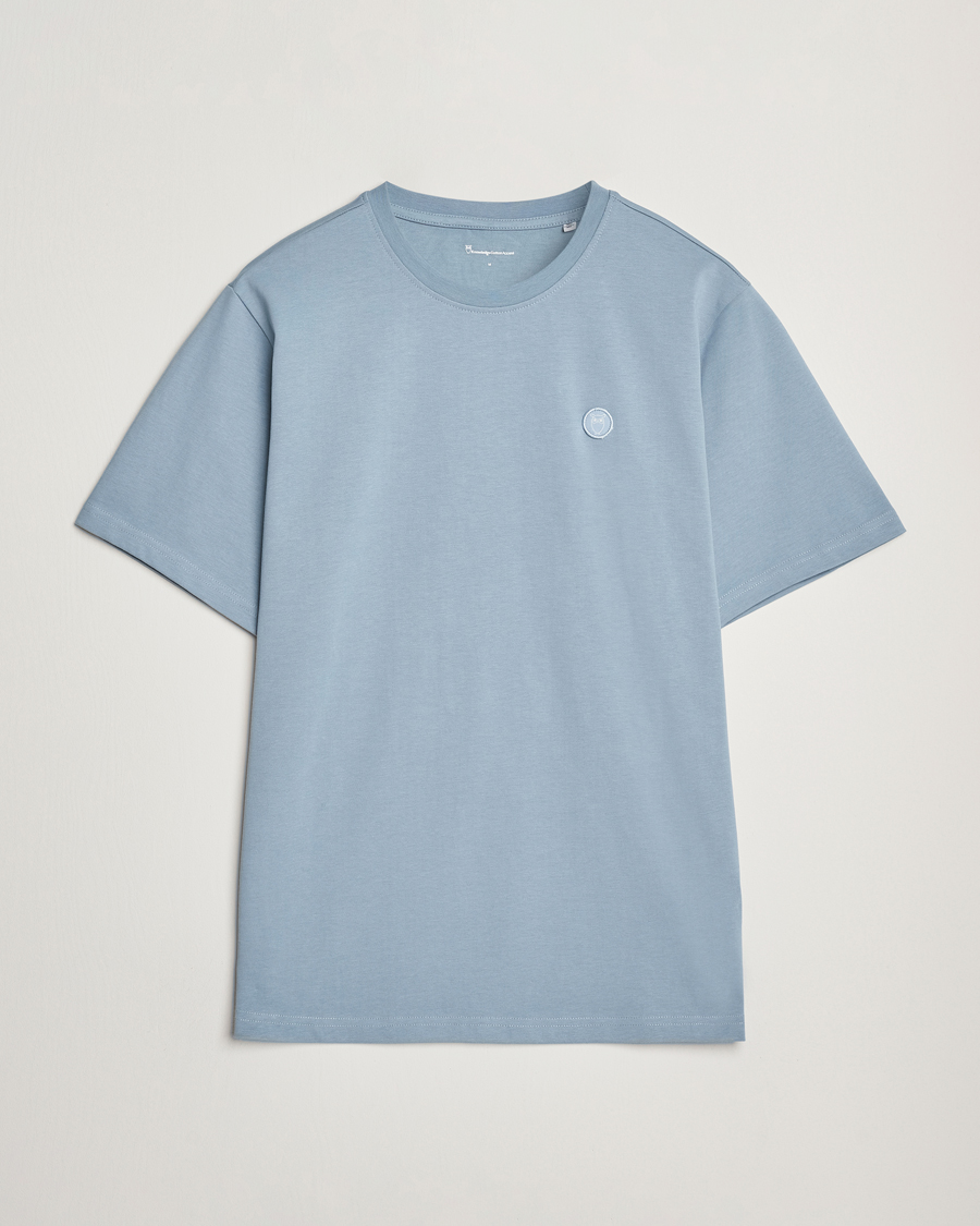 Heren | T-shirts | KnowledgeCotton Apparel | Loake Badge T-Shirt Ashley Blue