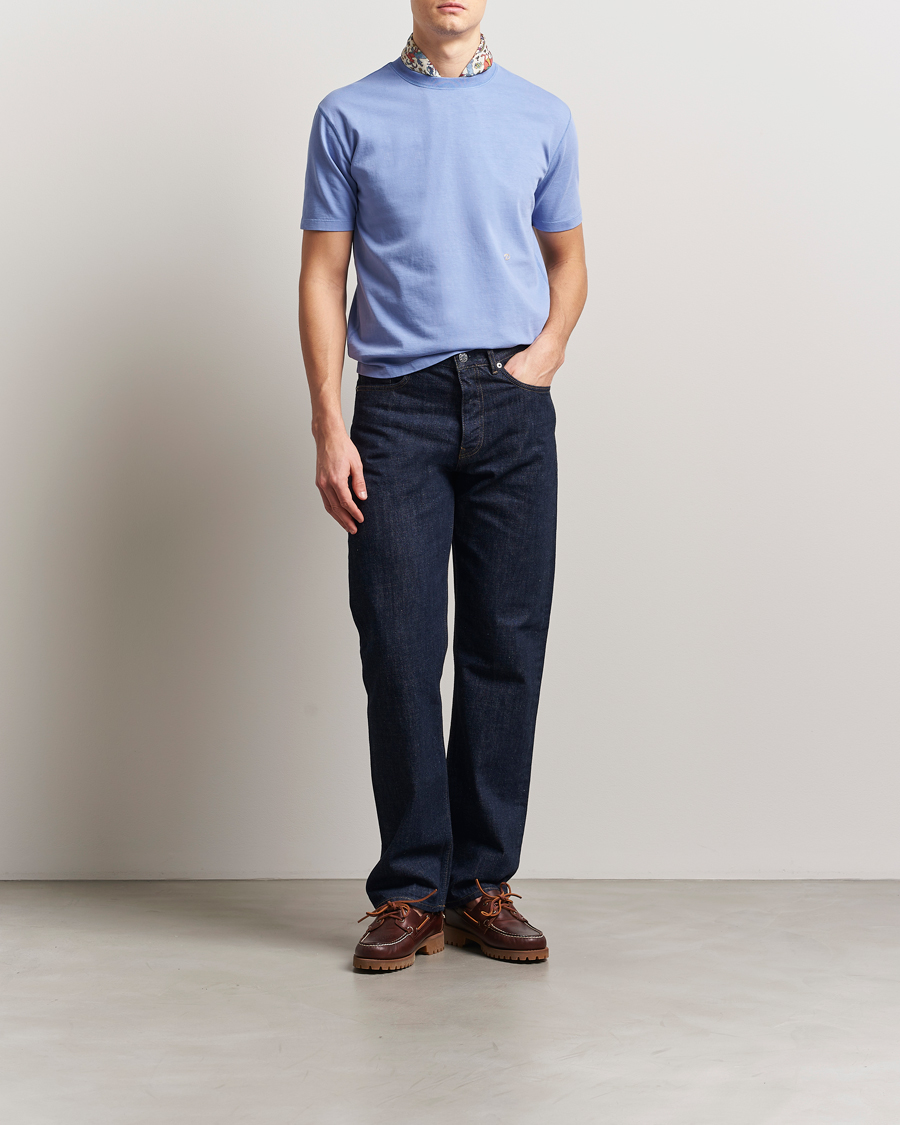 Heren | T-shirts | Drake's | Embroidered Hiking T-Shirt Lavender Blue