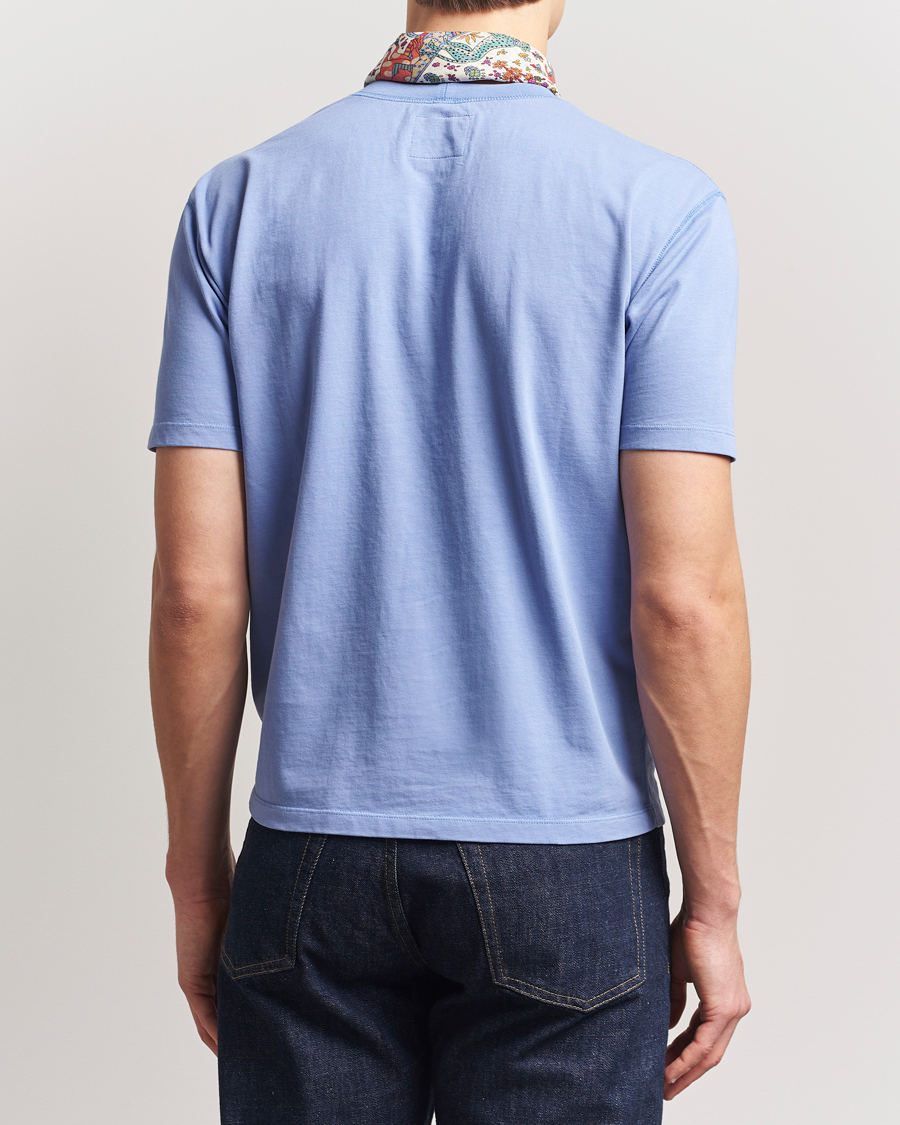 Heren | T-shirts | Drake's | Embroidered Hiking T-Shirt Lavender Blue