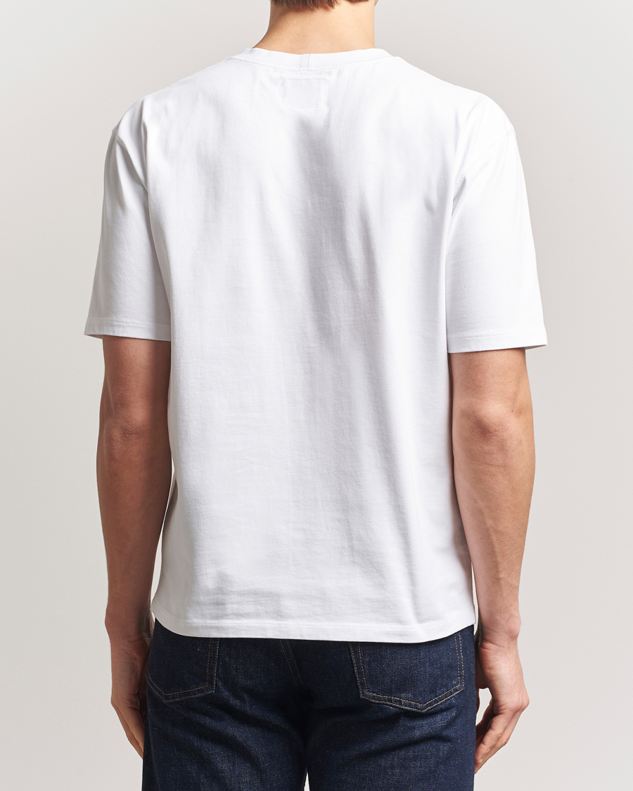 Heren | T-shirts | Drake's | Elephant Graphic Print Hiking T-Shirt Ecru