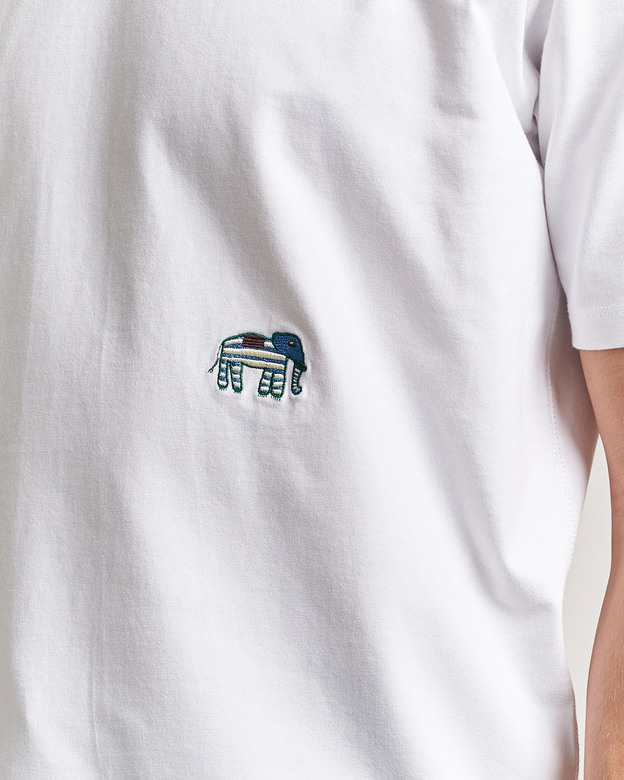 Heren | T-shirts | Drake's | Elephant Graphic Print Hiking T-Shirt Ecru
