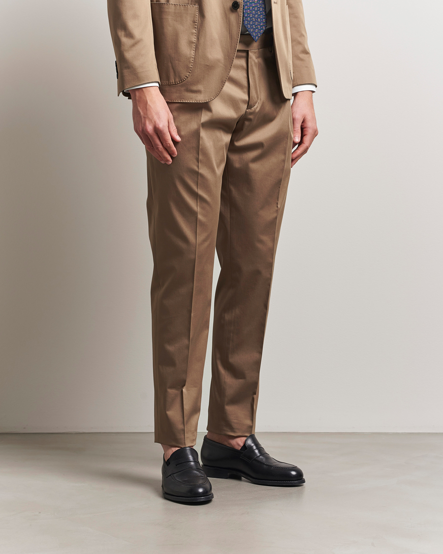 Heren | Broeken | Lardini | Pleated Cotton Stretch Trousers Light Brown