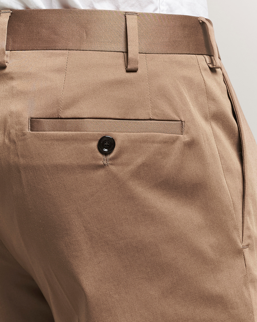 Heren | Broeken | Lardini | Pleated Cotton Stretch Trousers Light Brown