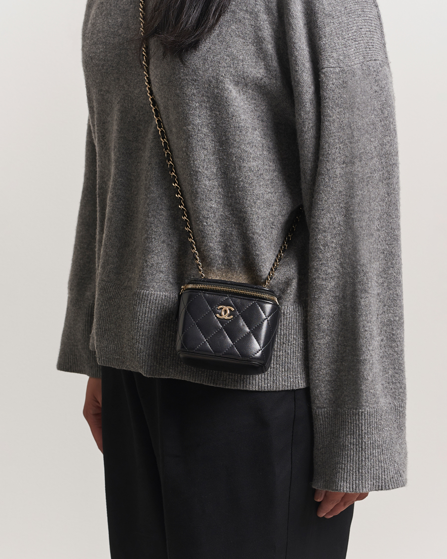 Heren | Chanel Pre-Owned Vanity Chain Shoulder Bag Lambskin Matelassé Black | Chanel Pre-Owned | Vanity Chain Shoulder Bag Lambskin Matelassé Black