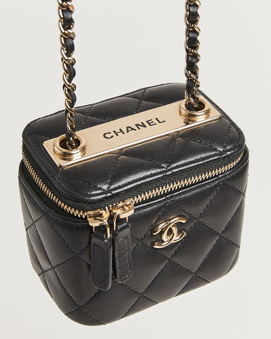 Heren | Gifts for Her | Chanel Pre-Owned | Vanity Chain Shoulder Bag Lambskin Matelassé Black