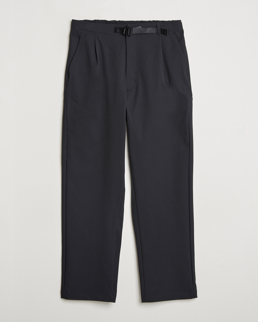 Heren | Broeken | Goldwin | One Tuck Tapered Stretch Pants Black