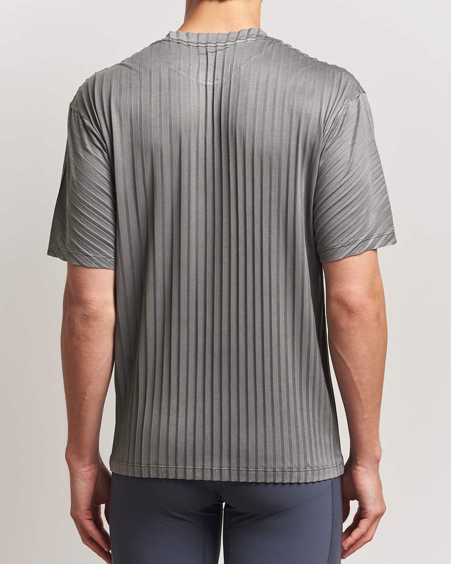 Heren | T-shirts | Satisfy | Pleated AuraLite T-Shirt Mineral Graphite