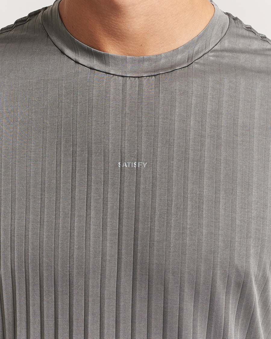 Heren | T-shirts | Satisfy | Pleated AuraLite T-Shirt Mineral Graphite