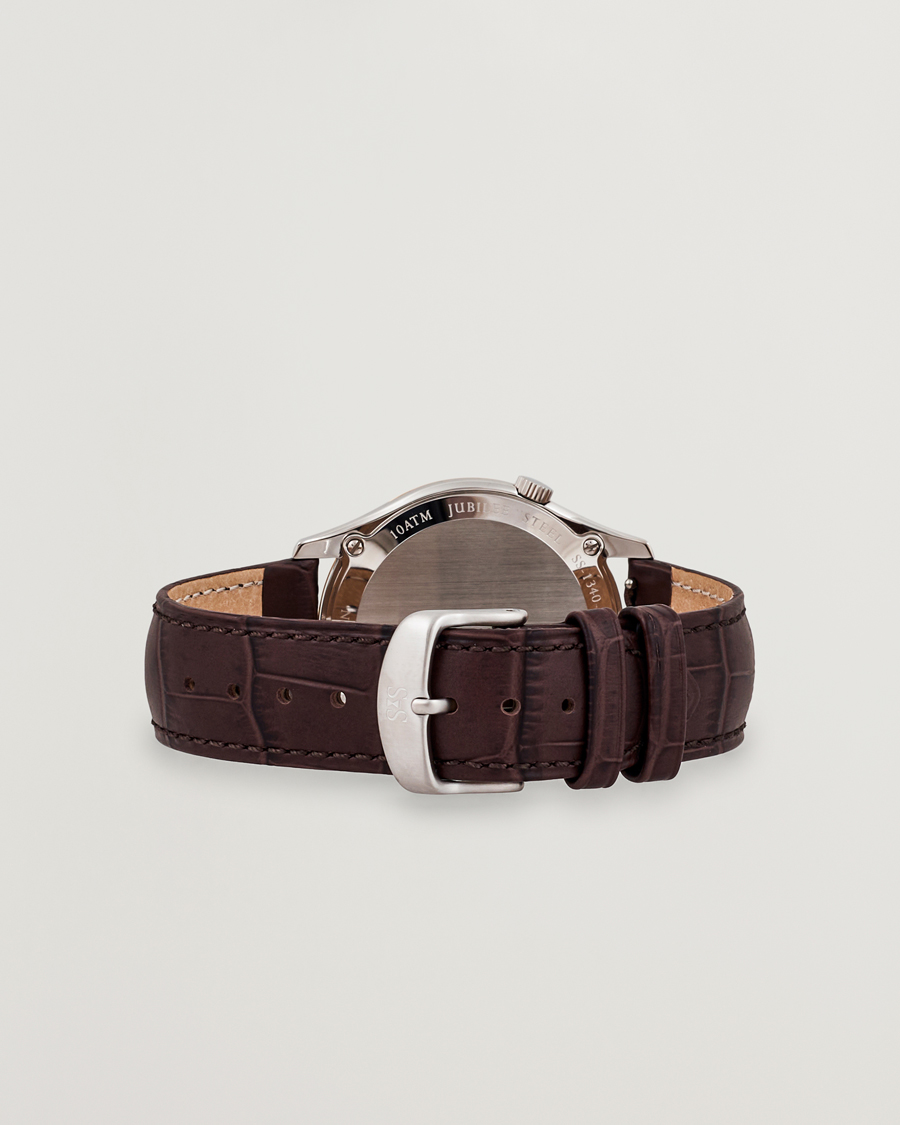 Heren | Sjöö Sandström Jubilee Steel Quartz 40mm Gold Bezel White/Brown Calf | Sjöö Sandström | Jubilee Steel Quartz 40mm Gold Bezel White/Brown Calf