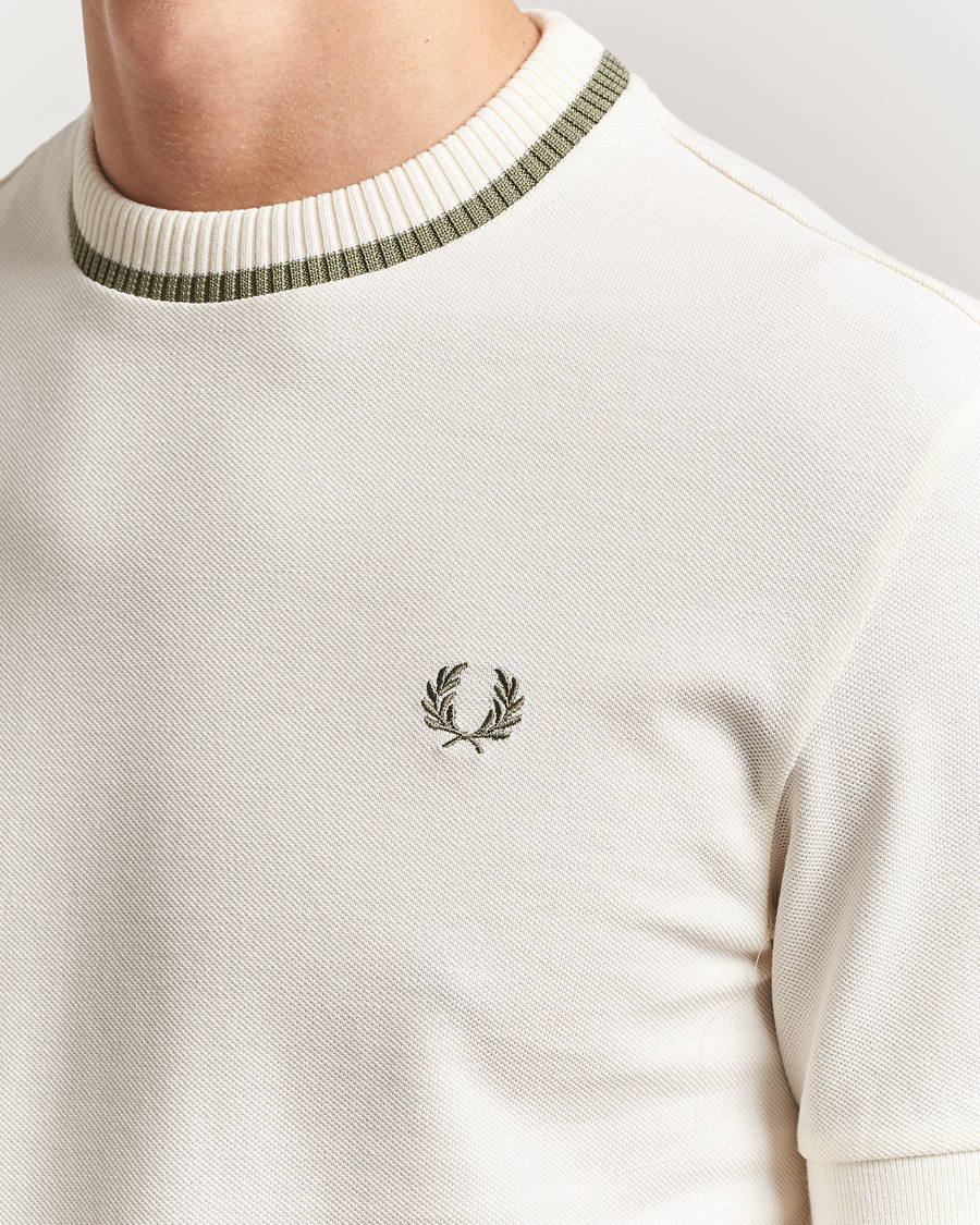 Heren | T-shirts | Fred Perry | Pique Crew Neck T-Shirt Light Ecru