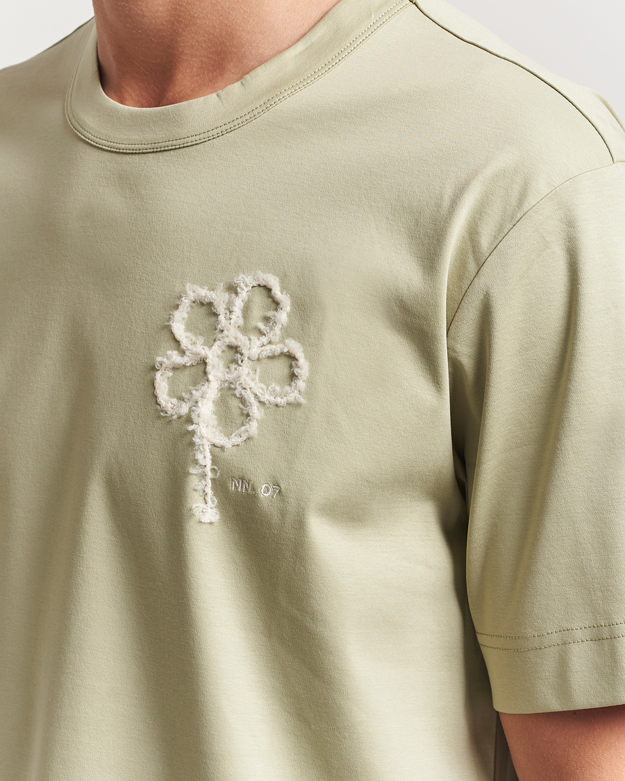 Heren | T-shirts | NN07 | Pedro Embroidered Flower T-Shirt Sage Green