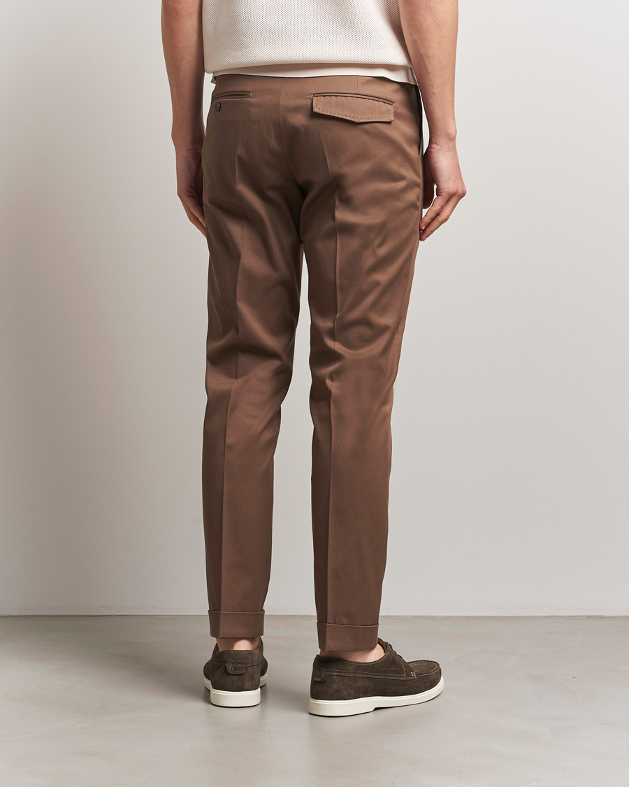 Heren | Broeken | Tiger of Sweden | Tenuta Pleated Cotton Trousers Warm Brown