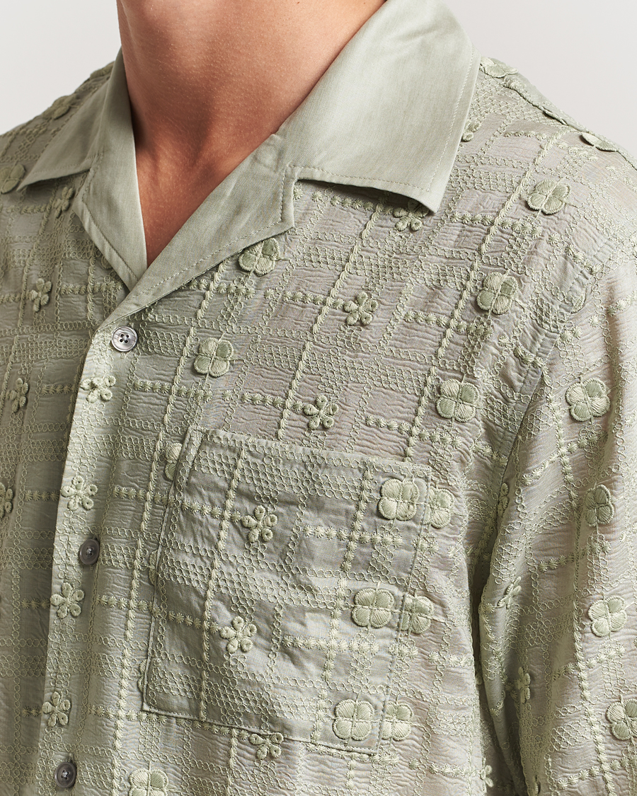 Heren | Overhemden | NN07 | Ben Lyocell Fil-Coupé Embroidery Anglaise Shirt Sage Green
