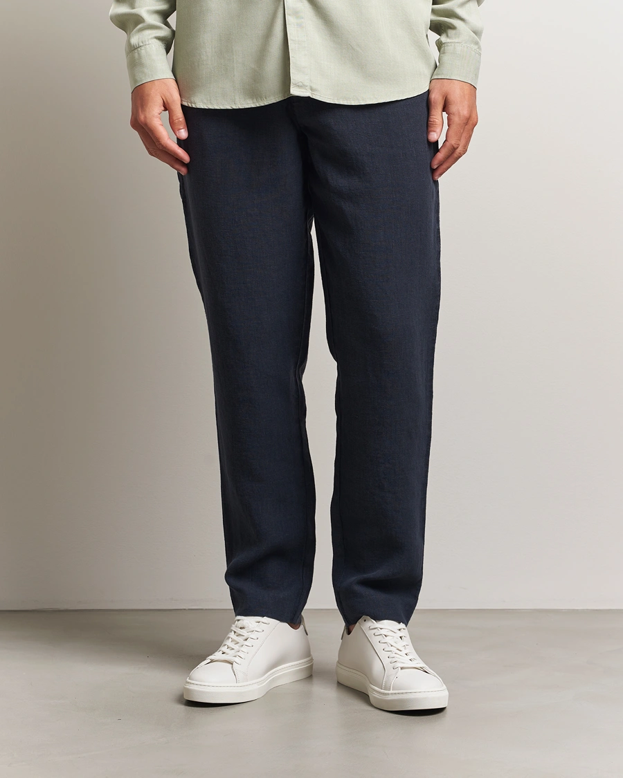 Heren | Broeken | A Day's March | Madu Linen Trousers Navy