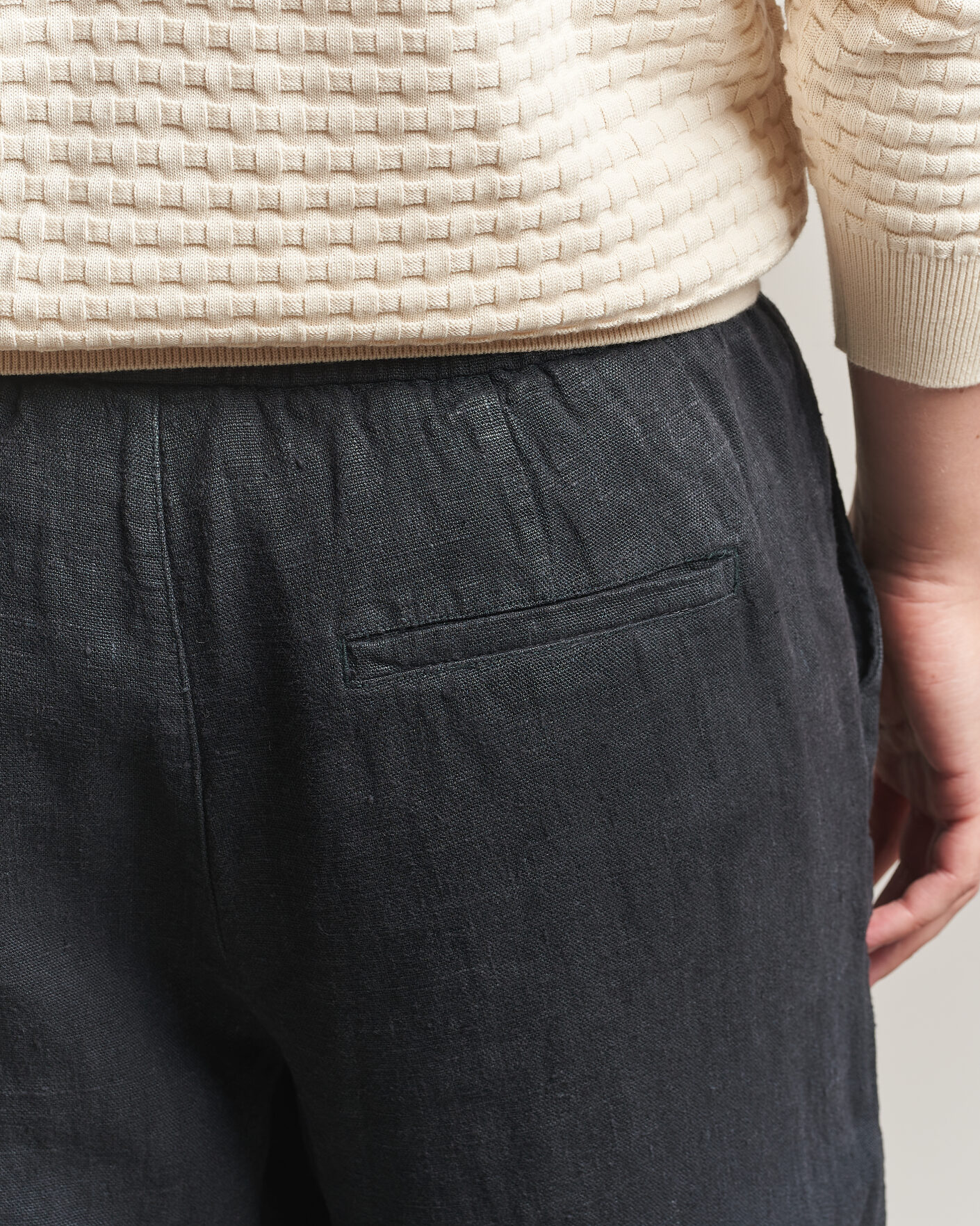 Heren | Broeken | A Day's March | Tamiat Linen Drawstring Trousers Black