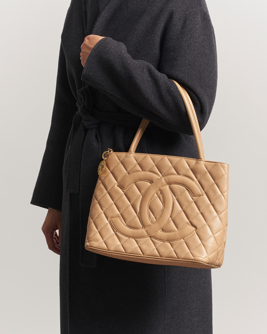 Heren | Gifts for Her | Chanel Pre-Owned | Medallion Tote Bag Caviar Beige