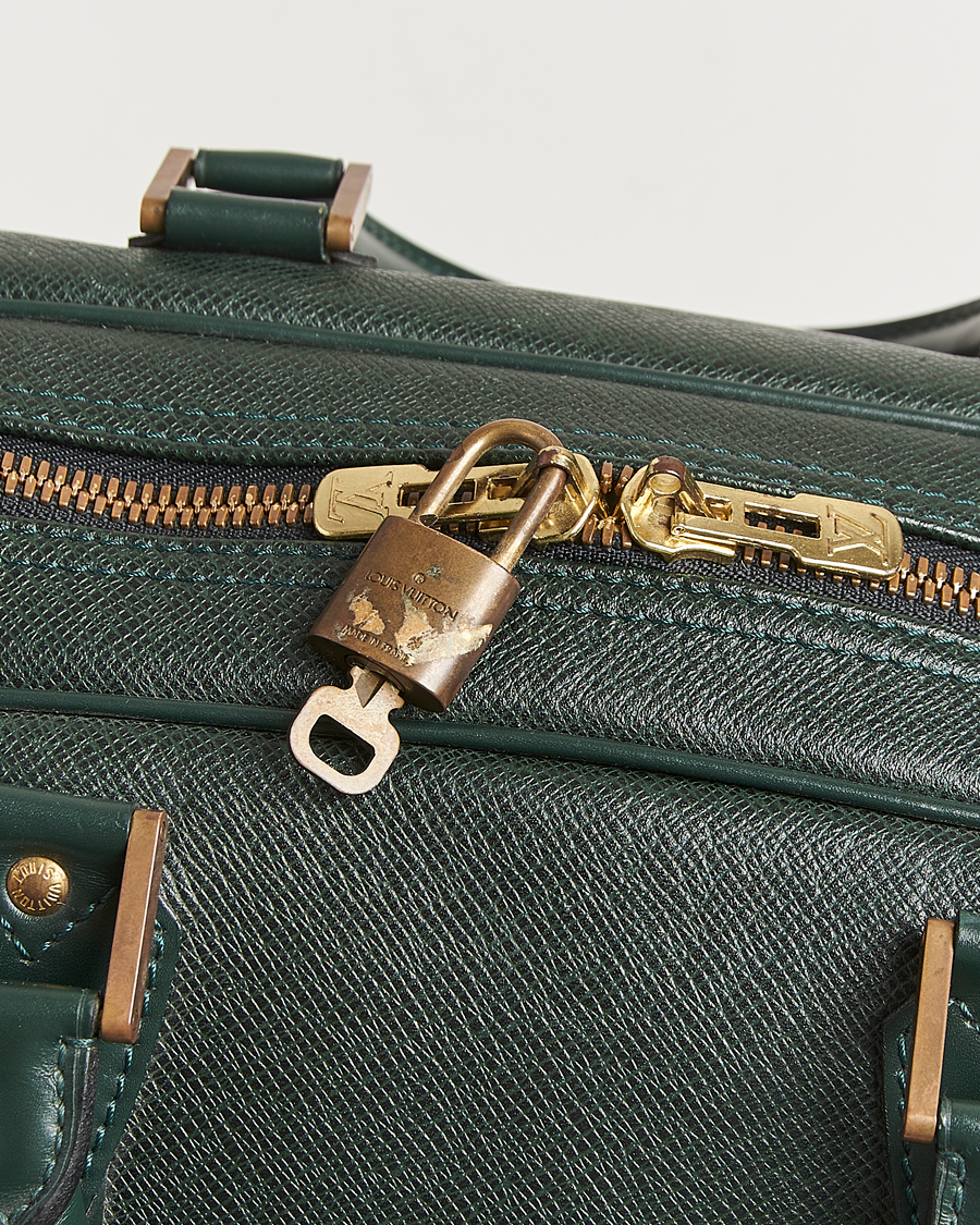 Heren | Pre-Owned & Vintage Bags | Louis Vuitton Pre-Owned | Taiga Kendall GM Weekend Bag Green