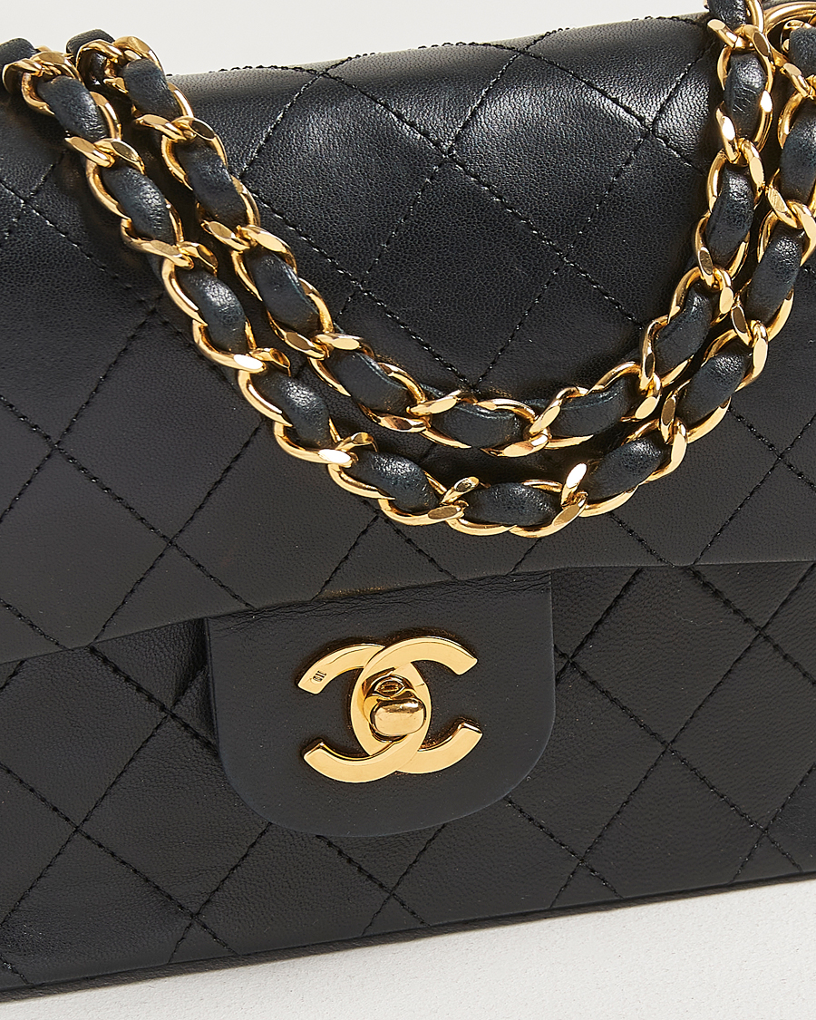 Heren | Gifts for Her | Chanel Pre-Owned | Classic Double Flap Small Lambskin Black
