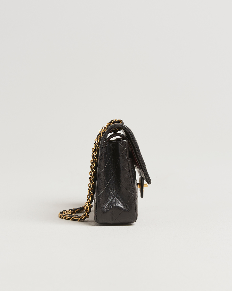 Heren | Gifts for Her | Chanel Pre-Owned | Classic Double Flap Medium Lambskin Black
