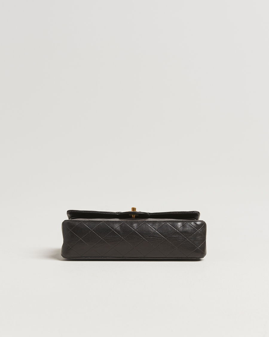 Heren | Gifts for Her | Chanel Pre-Owned | Classic Double Flap Medium Lambskin Black