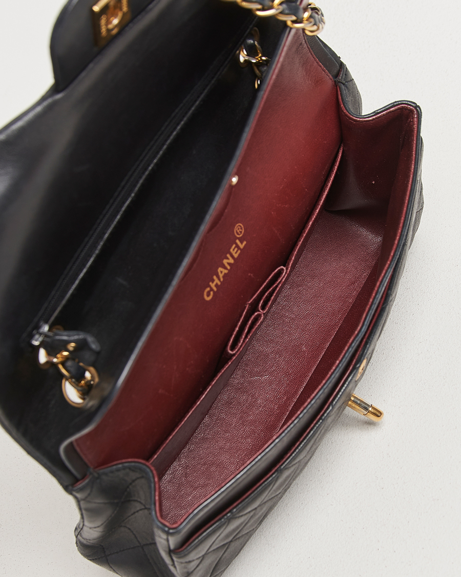 Heren | Gifts for Her | Chanel Pre-Owned | Classic Double Flap Medium Lambskin Black