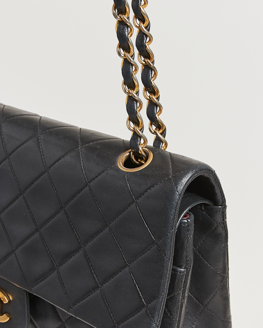 Heren | Gifts for Her | Chanel Pre-Owned | Classic Double Flap Medium Lambskin Black