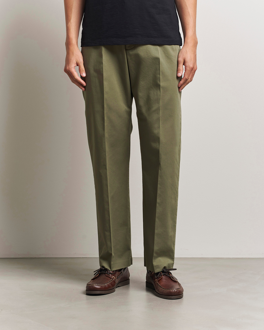 Heren | Broeken | NN07 | Paw Cotton/Lyocell Pleated Trousers Capers Green