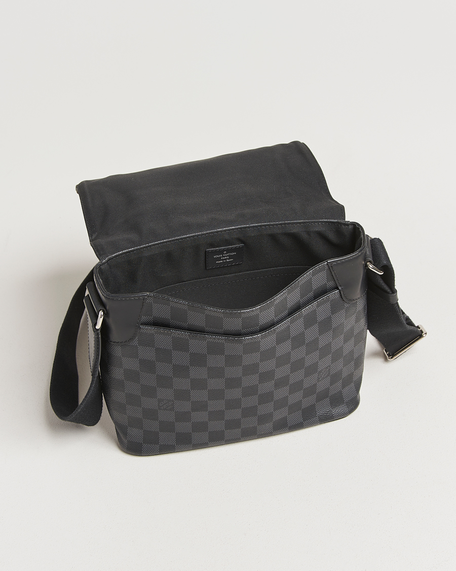 Heren | Pre-Owned & Vintage Bags | Louis Vuitton Pre-Owned | District PM Messenger Bag Damier Graphite