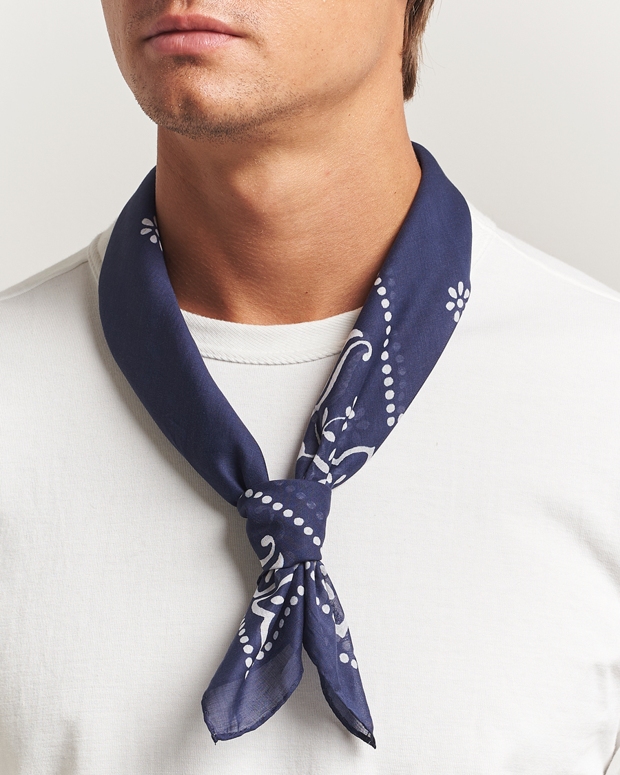Heren | Sjaals | Amanda Christensen | Cotton Voilé Printed Flower Bandana Navy