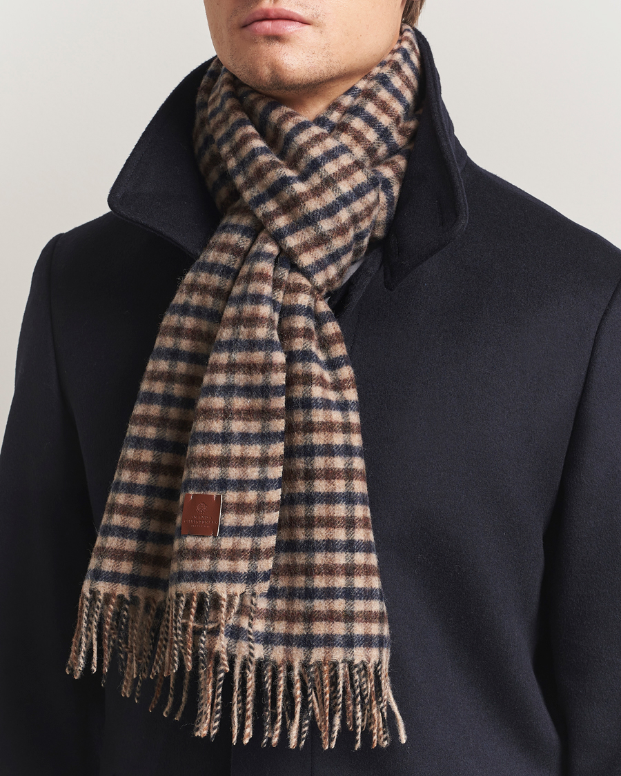Heren | Amanda Christensen Merino Wool Check Scarf Navy/Beige | Amanda Christensen | Merino Wool Check Scarf Navy/Beige