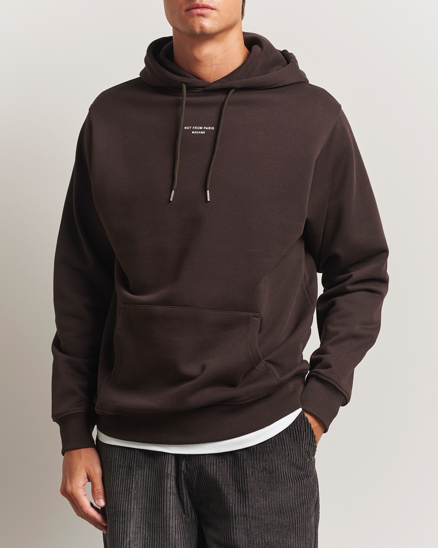 Heren | Truien | Drôle de Monsieur | Classic Slogan Hoodie Dark Brown