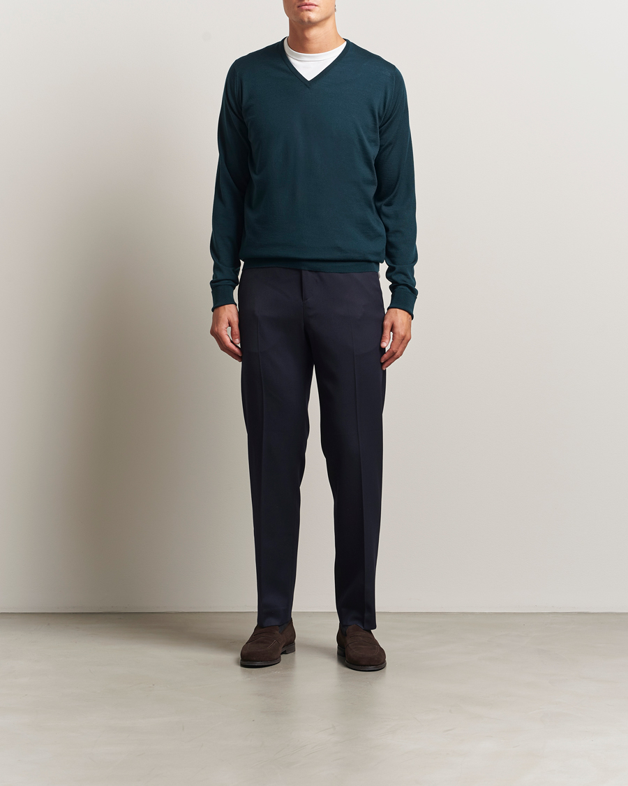 Heren | Truien | John Smedley | Bobby Extra Fine Merino V-Neck Pullover Richardson Green