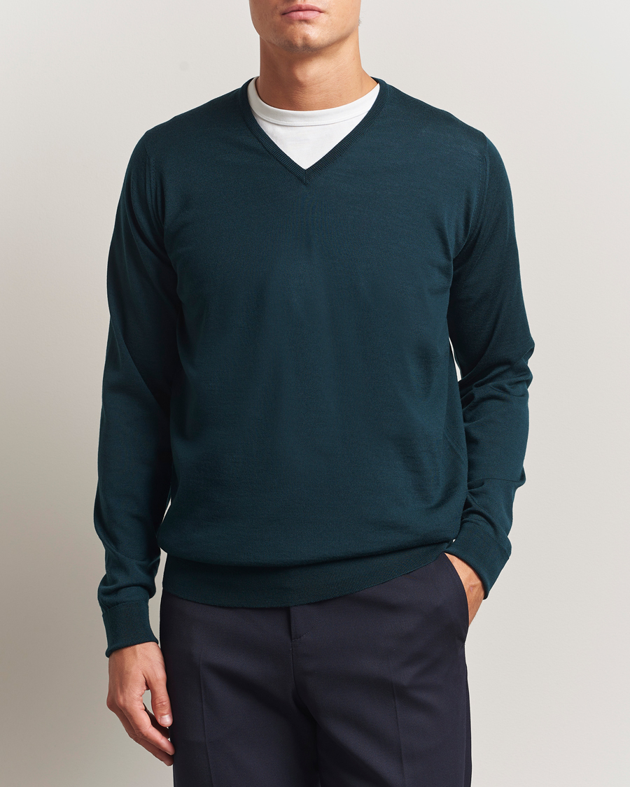 Heren | Truien | John Smedley | Bobby Extra Fine Merino V-Neck Pullover Richardson Green