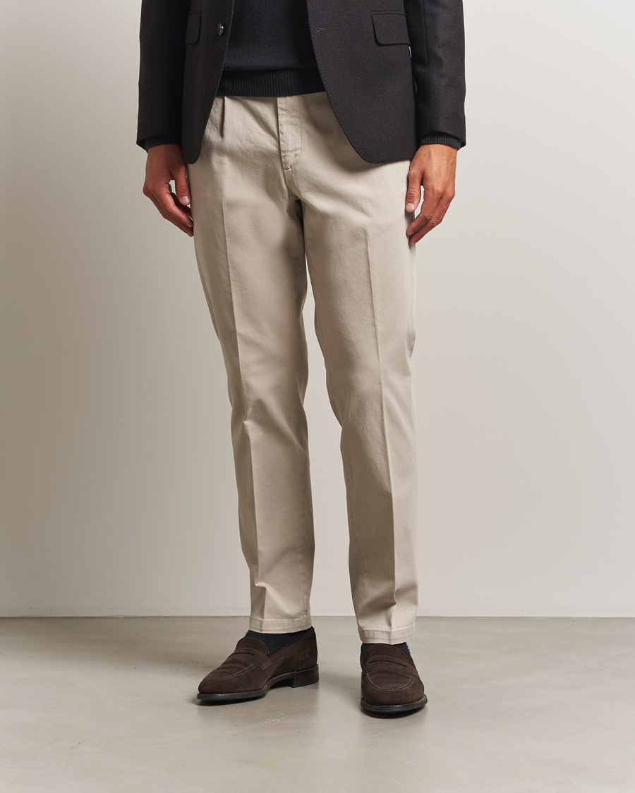 Heren | Broeken | Briglia 1949 | Easy Fit Pleated Cotton Stretch Chino Beige