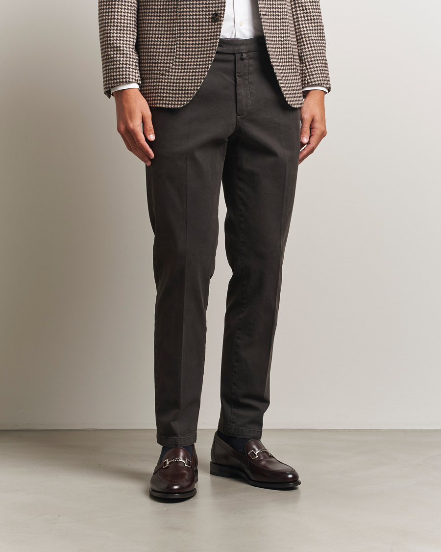 Heren | Broeken | Briglia 1949 | Easy Fit Pleated Cotton Stretch Chino Dark Brown
